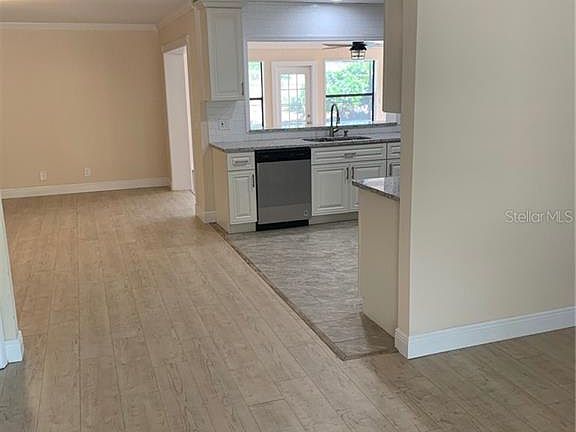 4th image of 104 Rose Briar Dr