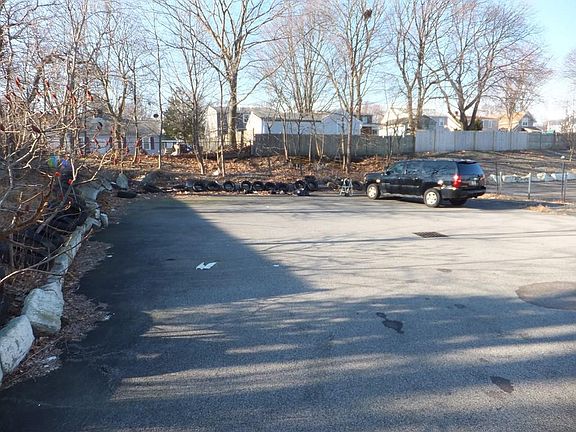 4th image of 119 Bridge St