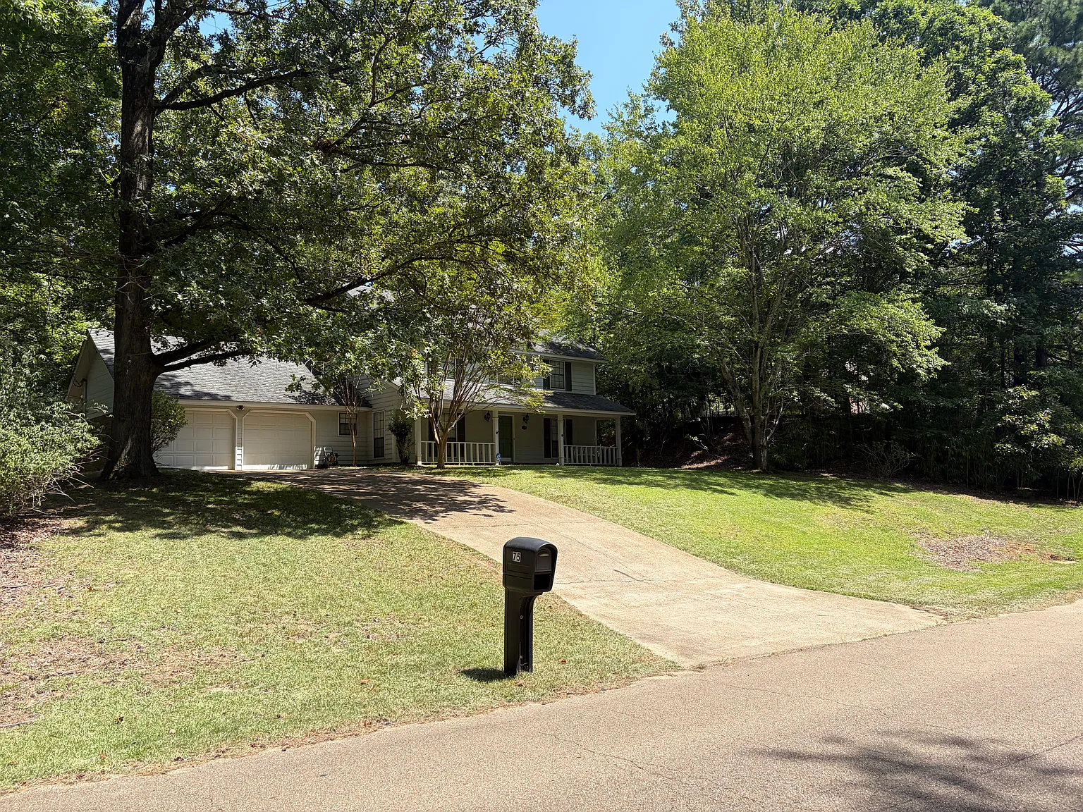 3 bed, 2.5 bath, 1806 sqft, $2,400 — Photo 1