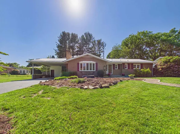 904 Buchanan Dr, Blacksburg, VA 24060