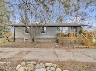5872 Genesee Rd, Springville, NY 14141