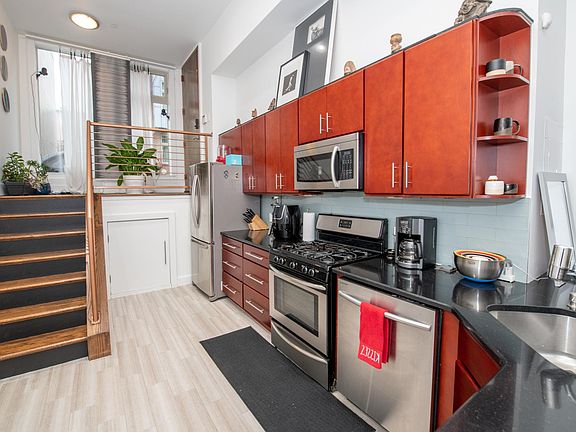 4th image of 1538 Ogden St #1B