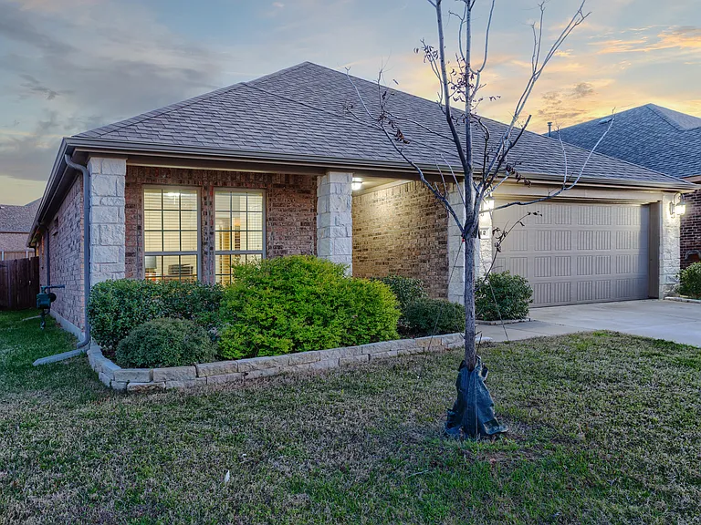 912 Lake Cypress Ln — Photo 34