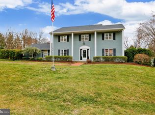 913 Cliftonbrook Ln, Silver Spring, MD 20861