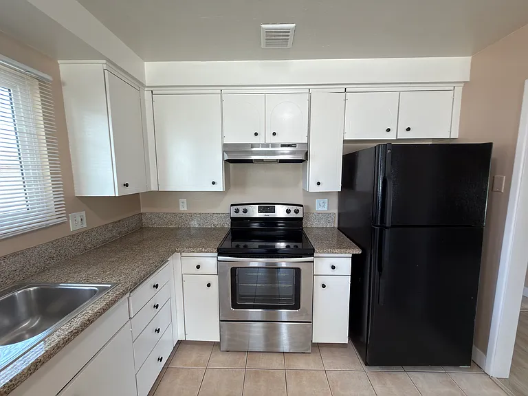 326 W La Veta Ave #C — Photo 6