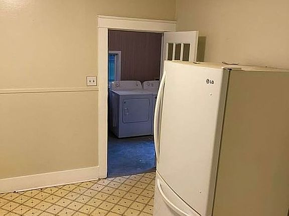 5th image of 2737 Dayton St