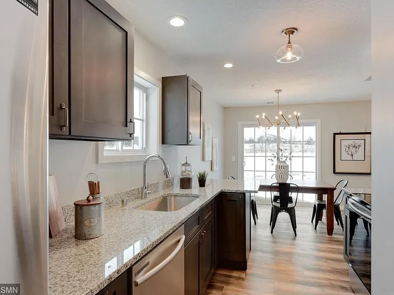 25879 Cardinal St — Photo 10