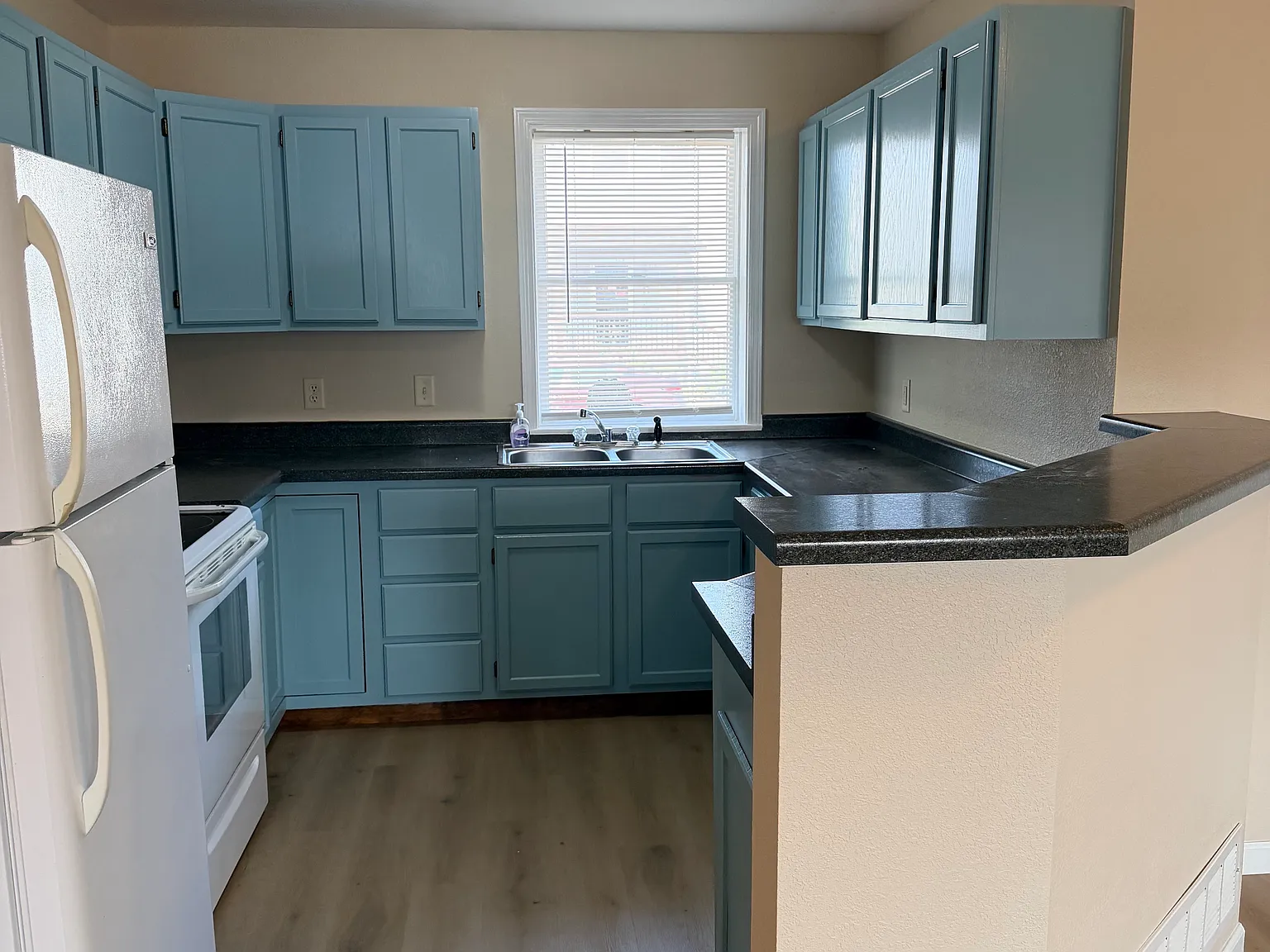 4 bed, 1800 sqft, $1,500 — Photo 3