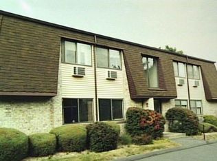 255 Strawberry Hill Ave UNIT B11, Stamford, CT 06902