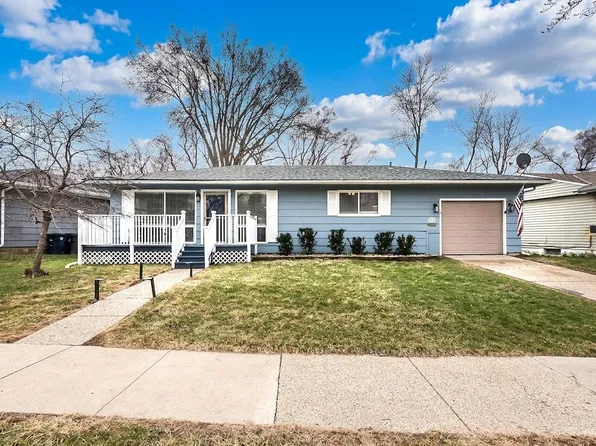 2133 N Circle Dr, Ann Arbor, MI 48103