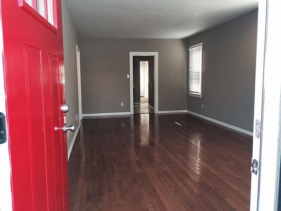 4th image of 3345 Hanna Ave