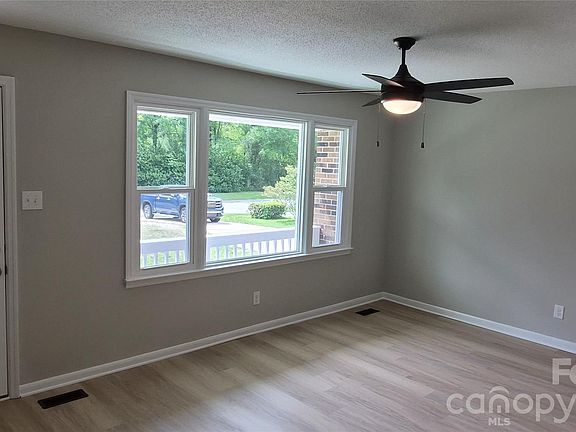 3rd image of 2047 John Everall Rd