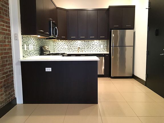 5th image of 2571 22nd St #2B