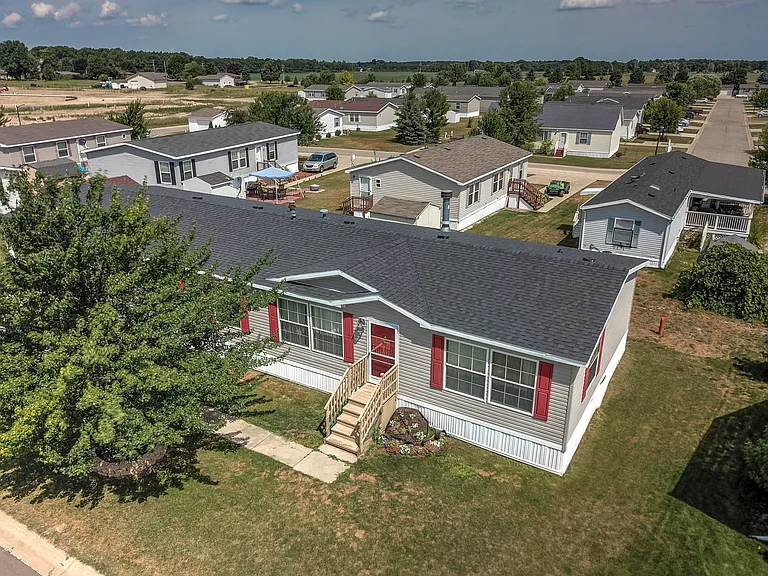 7204 E Grand River Ave — Photo 13