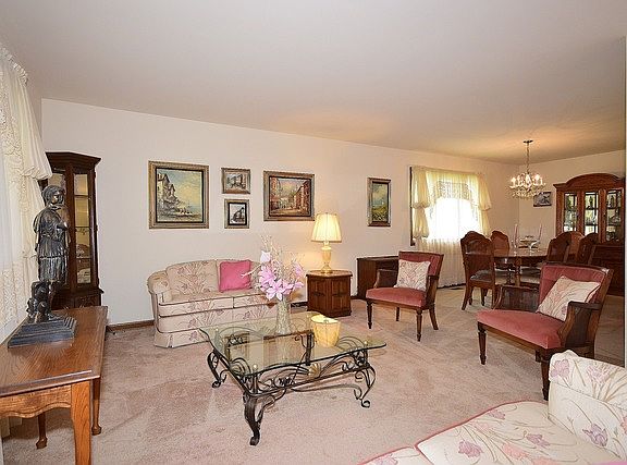 5th image of 14691 Sprucecreek Ln