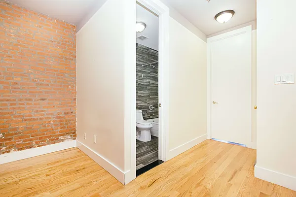 Rented by Nooklyn NYC LLC | media 50