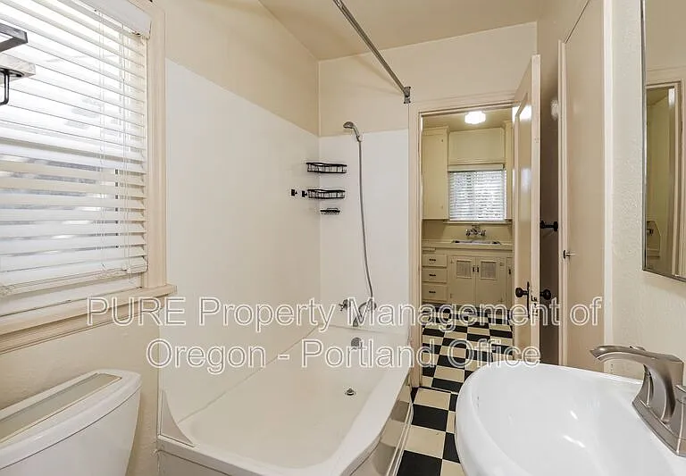 715 NE 20th Ave #1 — Photo 14
