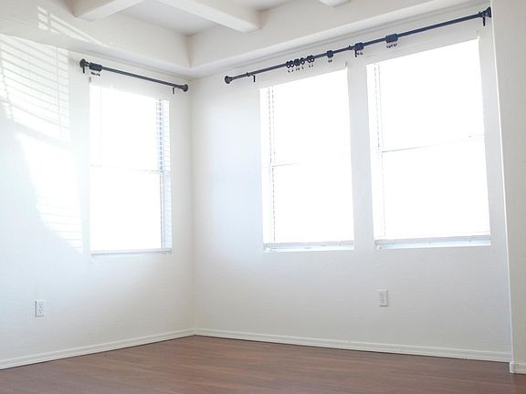 5th image of 3988 E Esplanade Ave