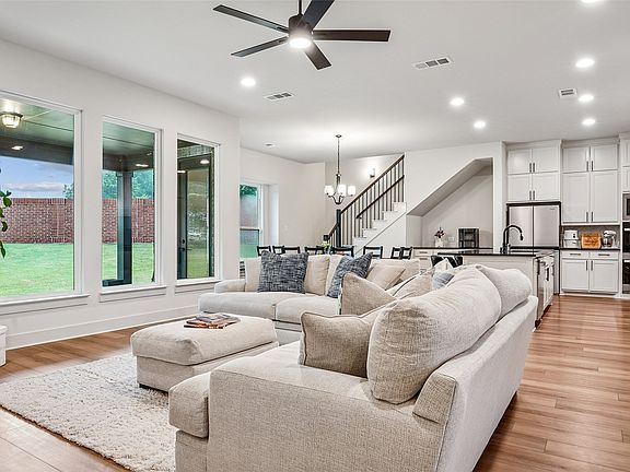 2nd image of 826 Townsman Ct