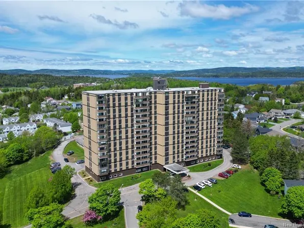 310 Woodward Ave #702, Saint John, NB E2K 2L1