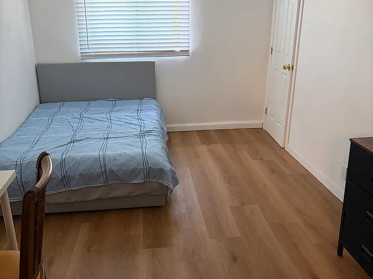 1026 N Mountain View Pl #2 — Photo 1