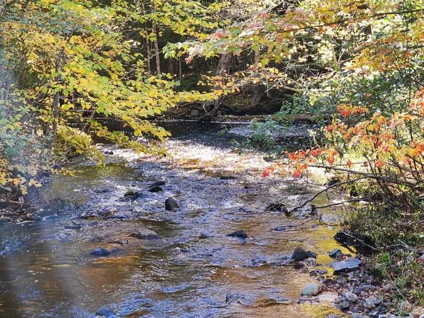 82B Old County Road, Searsport, ME 04974