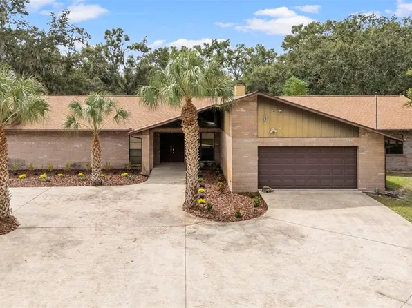 309 Hidden Lake Dr, Brandon, FL 33511
