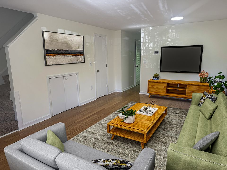 1st image of 59 Kennedy Dr #59