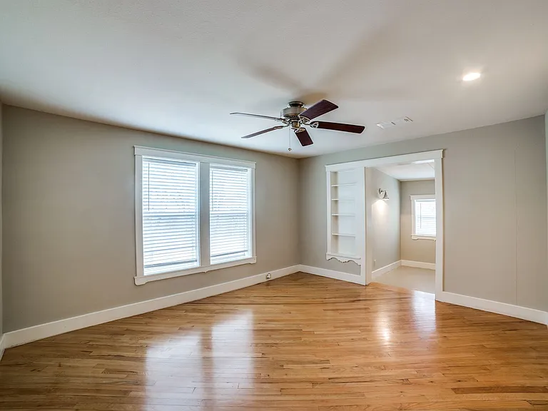 208 S Winston Ln — Photo 18