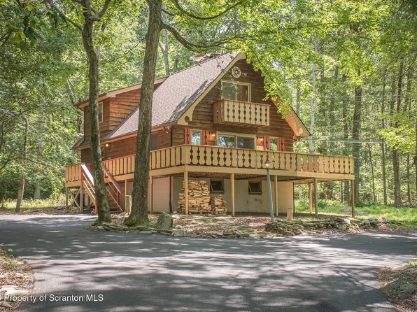 109 W Birch Ln, Greentown, PA 18426