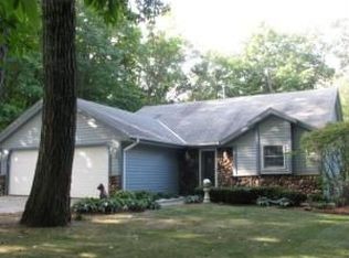 339 Kettle Ct, Slinger, WI 53086