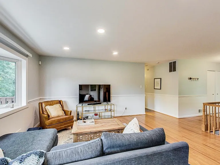 4704 Lance Ct — Photo 7