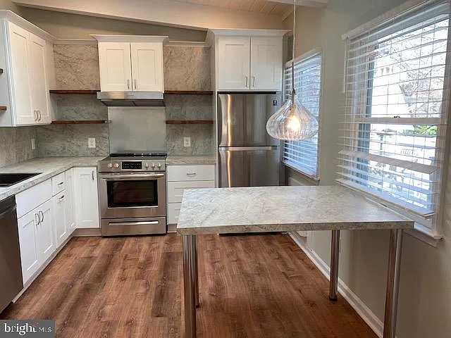 4031 Taylor Dr — Photo 1