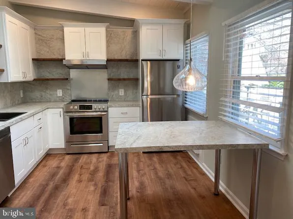 4031 Taylor Dr, Fairfax, VA 22032