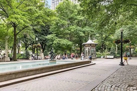 The beautiful Rittenhouse Square Park