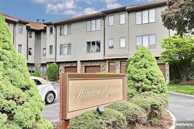 1st image of 290 Hamilton Pl APT 4