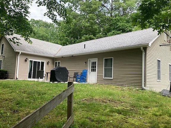 4th image of 74 N Hatfield Rd