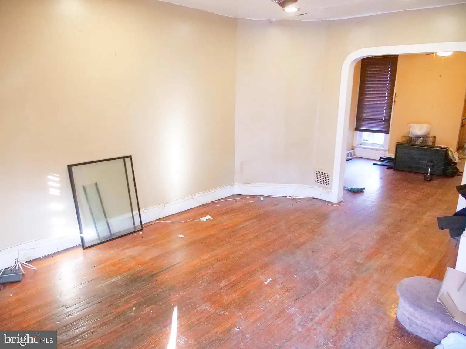 227 W Sheldon St photo 1