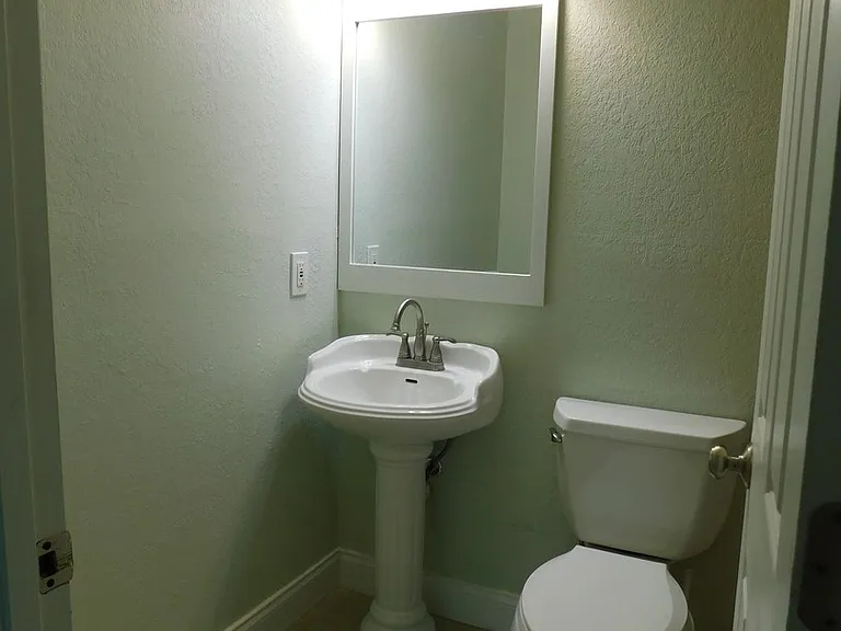 565 E Jessup Ave — Photo 13