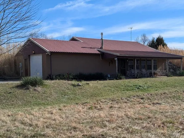 29 Brady Ln, Crossville, TN 38555