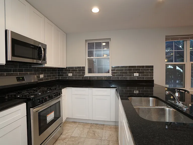 1103 N Crosby St #A — Photo 5