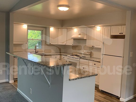2nd image of 300 Woodlawn Ave