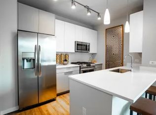 211 W Harrison St #1401, Chicago, IL 60607