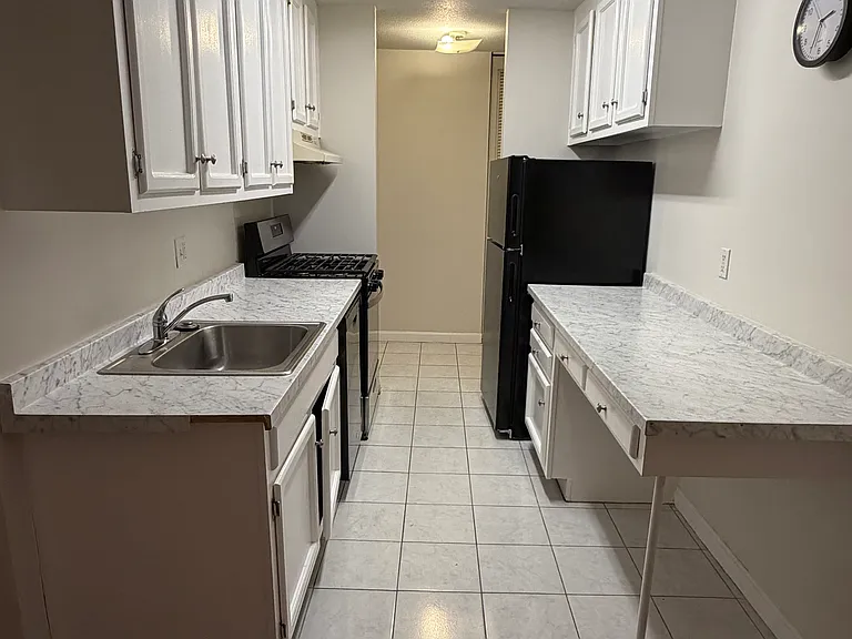 66 Shrewsbury Green Dr #J — Photo 24