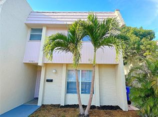 7921 SW 9th St, North Lauderdale, FL 33068