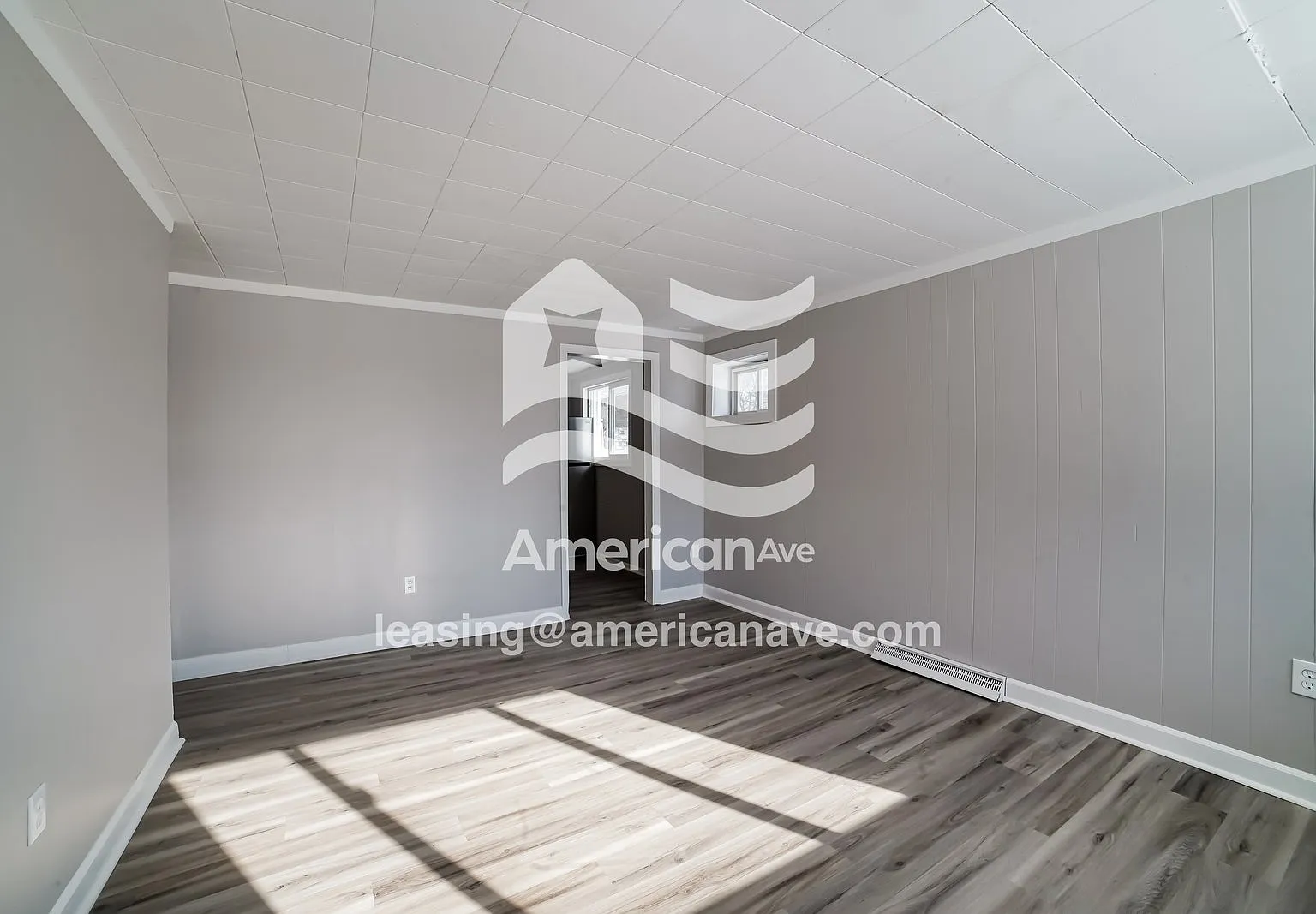 4 bed, 1.5 bath, 1300 sqft, $1,272 — Photo 2