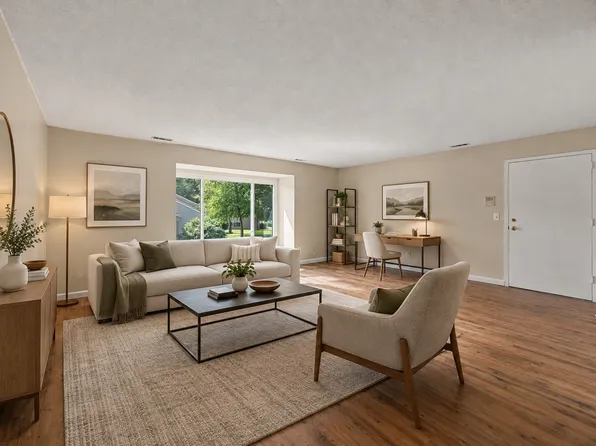 9 Thayer Pond Dr #8, Oxford, MA 01540