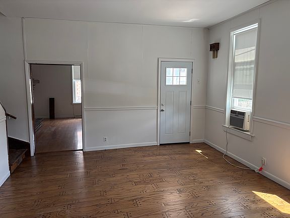3rd image of 20 S Franklin St