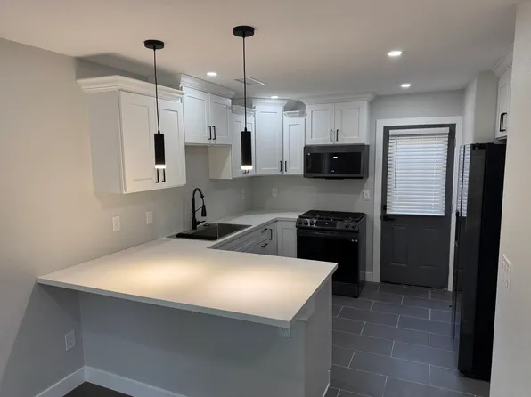 2097 E 11th St, La Verne, CA 91750