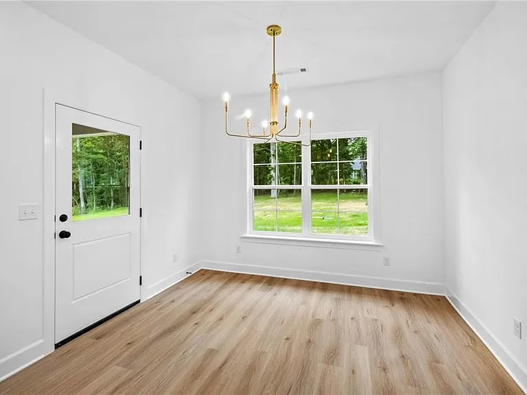 4 Argyll Cir — Photo 8